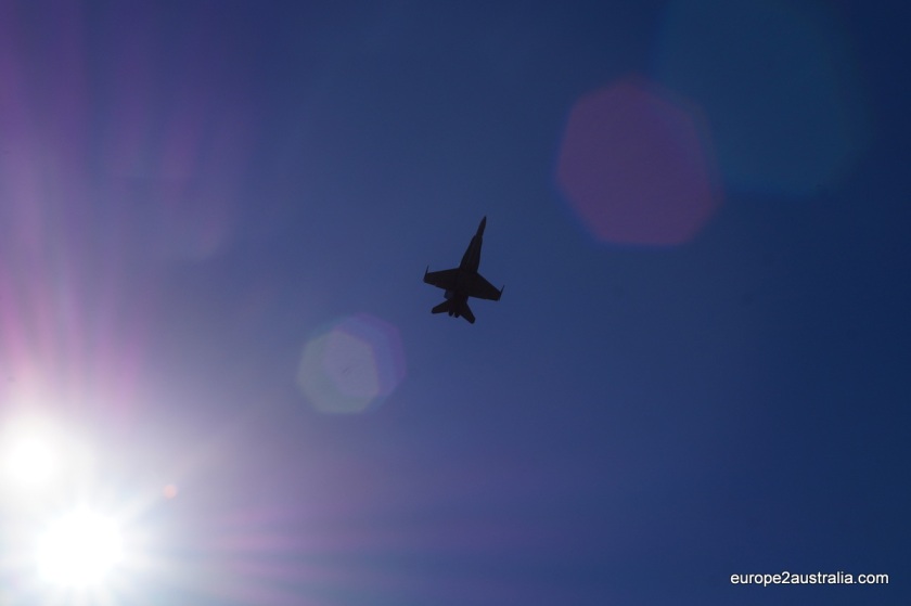 And here a RAAF F18 flew above the track, making quite some noise.