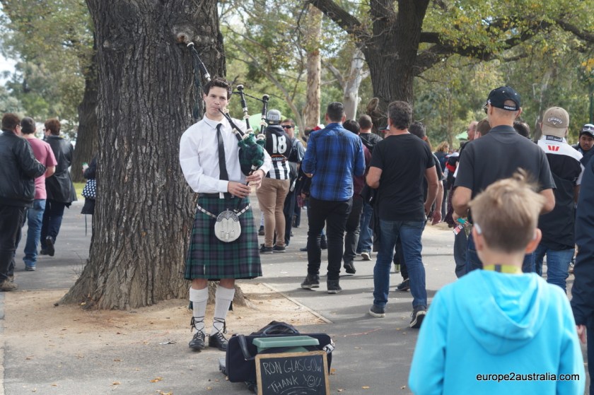 On the way from Richmond station, we were greeted by some Scottish music.