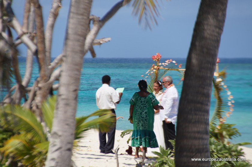 wedding-on-mystery-island