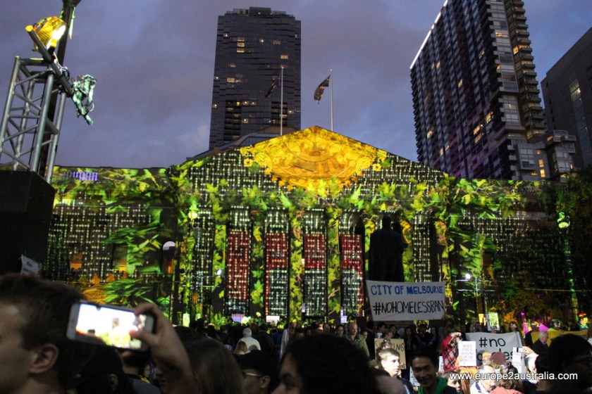 white-night-melbourne-projections-state-library